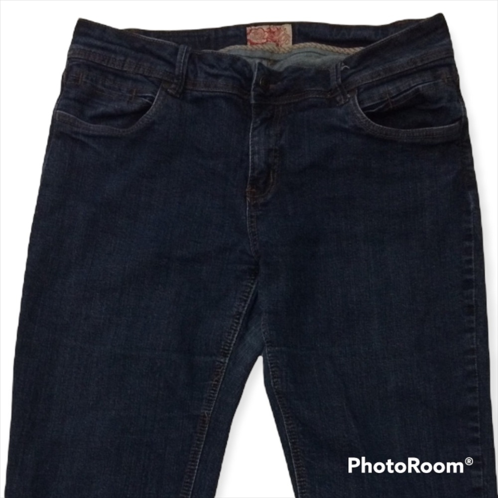 Cropped Blue Jeans